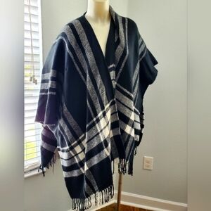 Women's Twig & Arrow one size Poncho